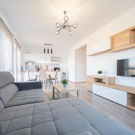 Serene Flat Oradea Exterior foto