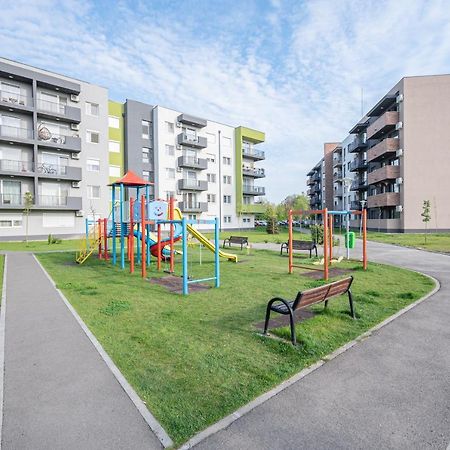 Serene Flat Oradea Exterior foto