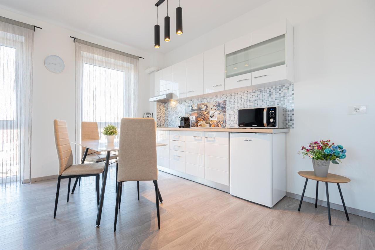 Serene Flat Oradea Exterior foto